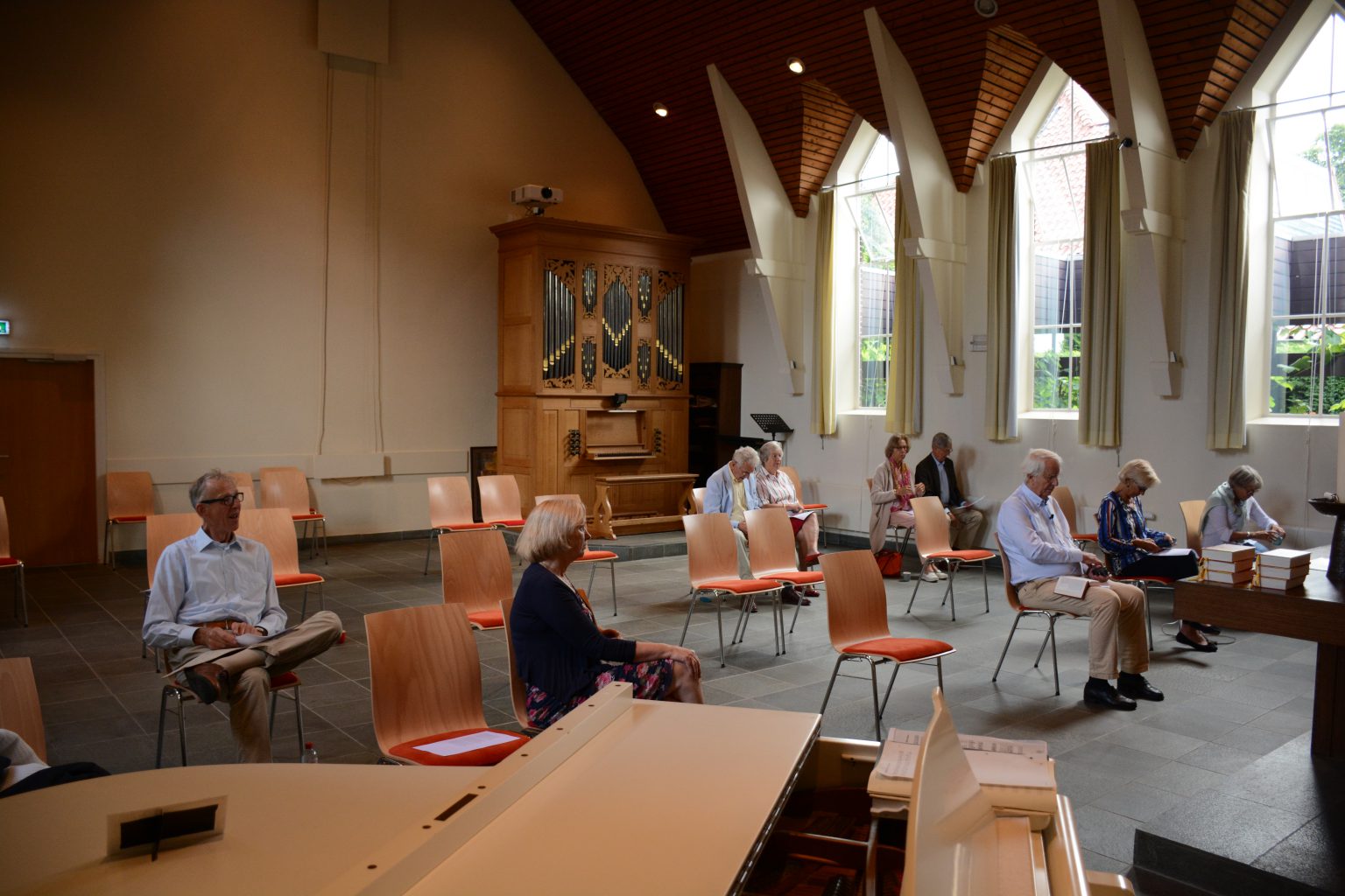 Wat Verdient Een Dominee Per Kerkdienst Vrijzinnig in Wassenaar - kerkdienst live & online met Aart Mak - De